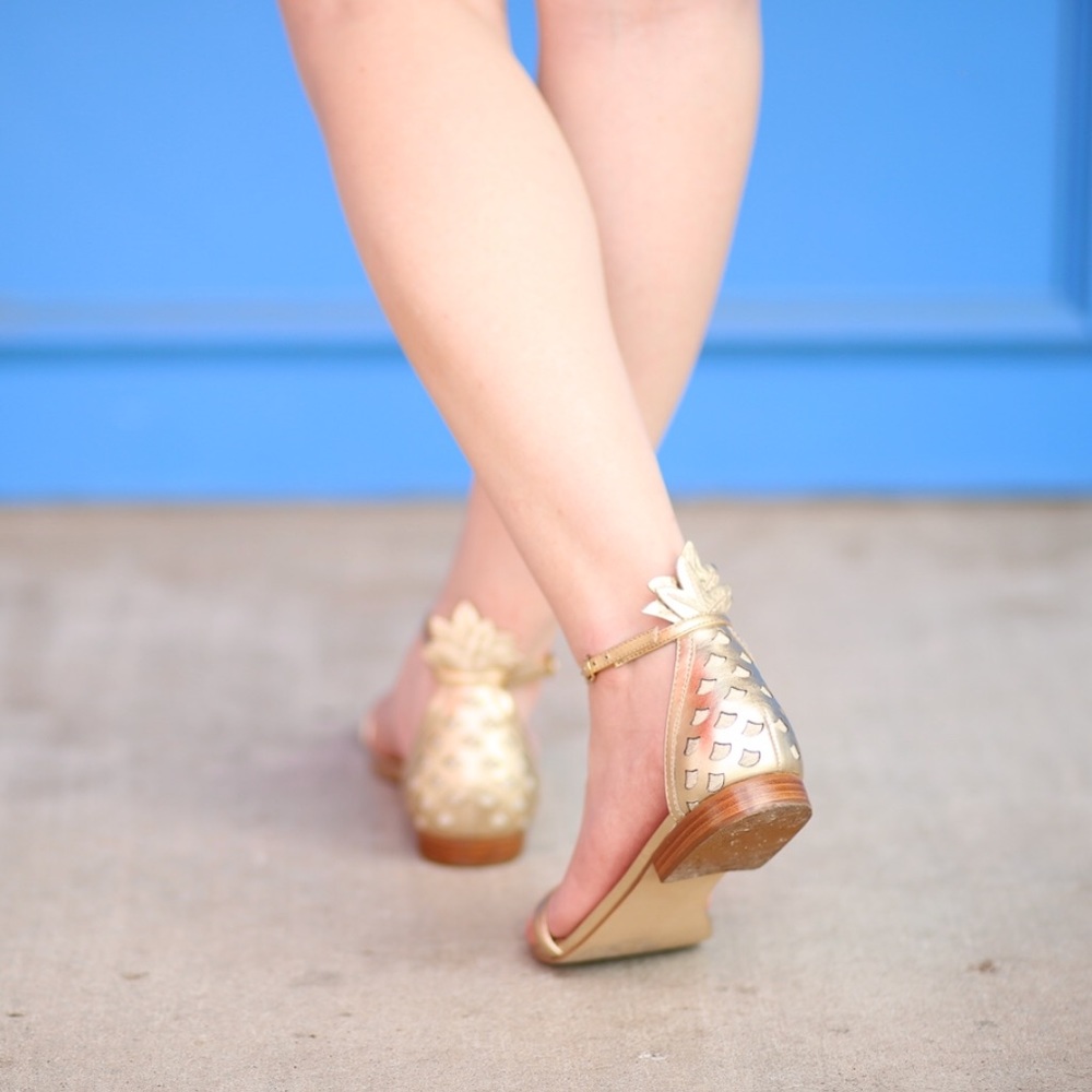 Lilly Pulitzer pineapple sandals size 9.5